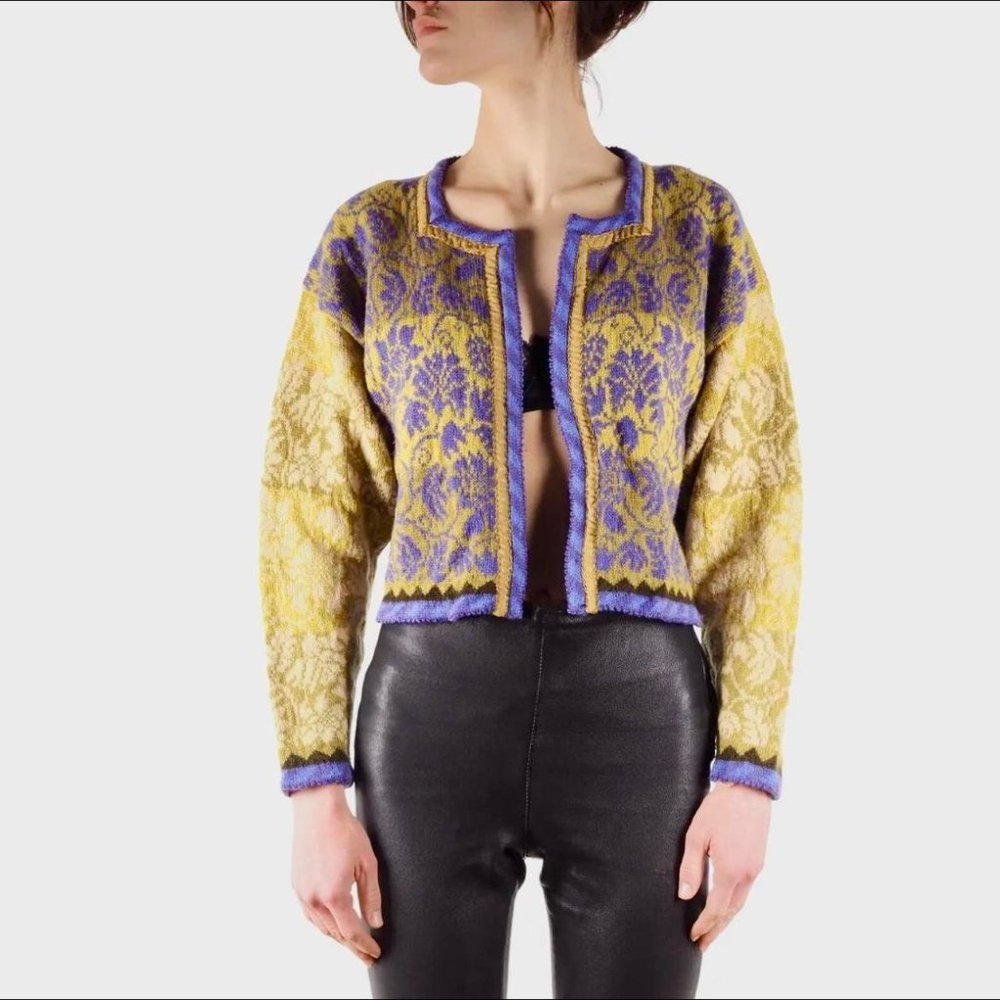 Oleana Vintage Cardigan Style Sweater